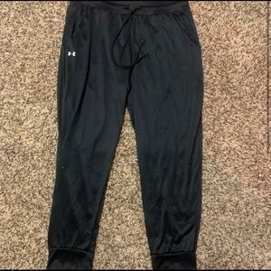 black under armour joggers